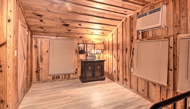 Charming Lakefront Retreat w/Pier & Grill!