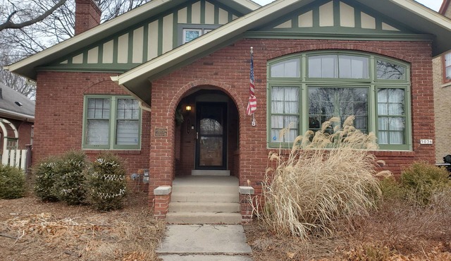 Charming Milwaukee Bungalow close to downtown in Milwaukee