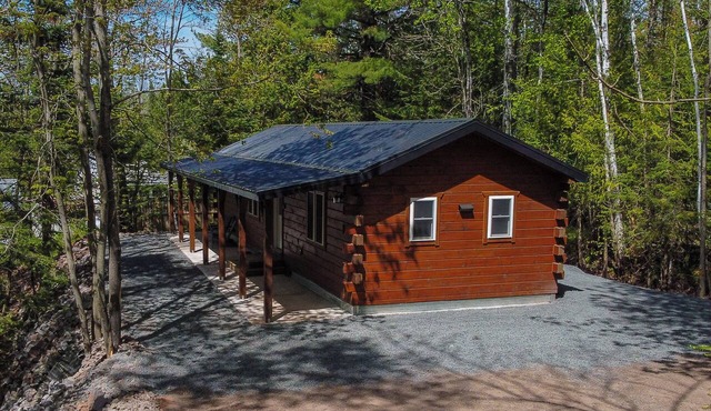 Chickadee Cove – Cozy Cabin in Cornucopia in Cornucopia