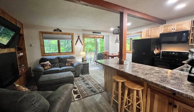 Clean, Cozy & Completely Updated! 1B 1B Condo w Jetted Tub Room!
