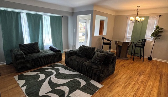 Clean & Cozy Entire Home Quiet Stay Free Parking & WiFi
