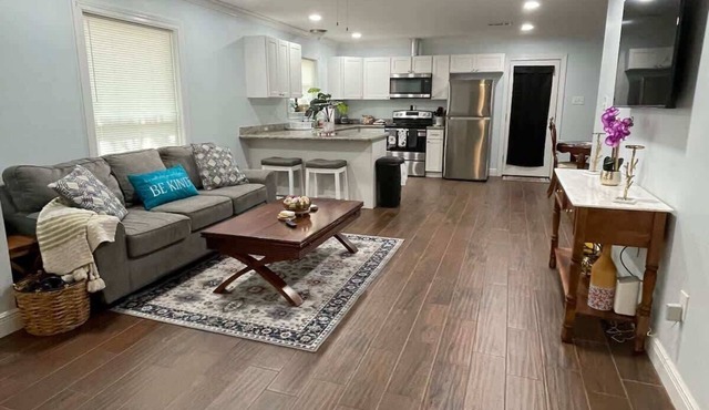 Close to LSU & Health District 3BR 2BA whole House