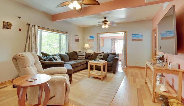 Close to Saugatuck Dunes: Pet-friendly Home!