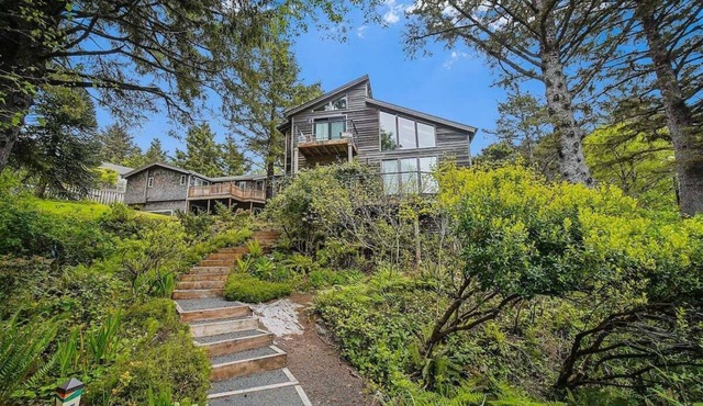 Collie Point - Perfect Getaway! in Cannon Beach