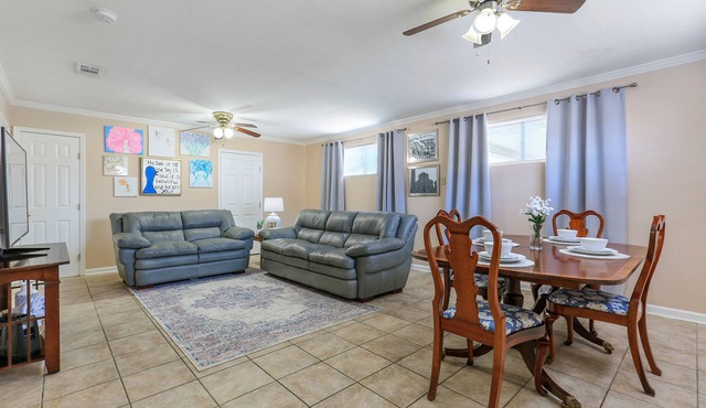 Comfort and Convenience, minutes away from historical French Quarter in Arabi