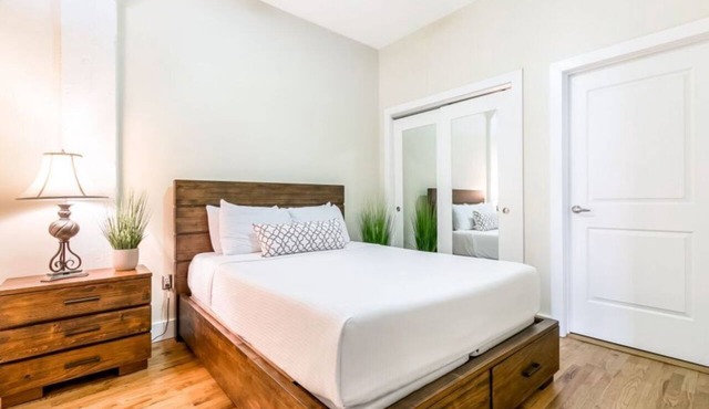 Comfy 1bd Condo - Steps From French Quarter in New Orleans