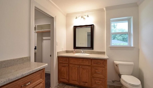 Comfy1-bedroom 1-bath with WiFi and Cable TV in lovely Angleton in Angleton