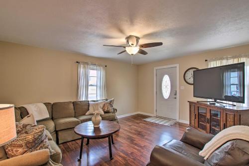 Cottage w/Yard, Walk to Historic Attractions
