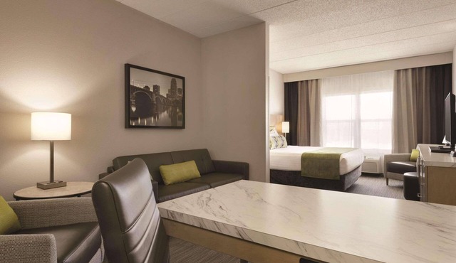Country Inn & Suites by Radisson, Shoreview-Mounds View, MN