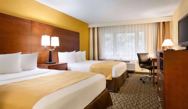 Country Inn & Suites by Radisson, Mishawaka, IN