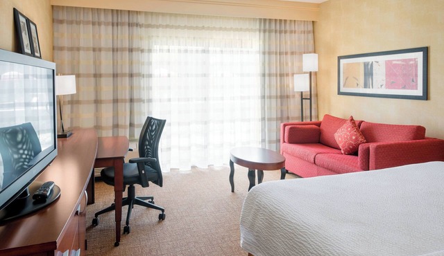 Courtyard by Marriott Chicago Naperville