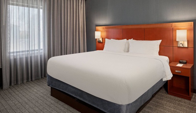 Courtyard Chicago Waukegan Gurnee