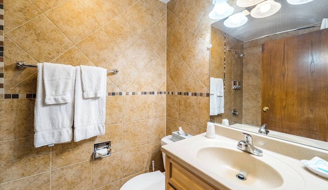 Cozy 1 Bedroom located on Granite Peak, Unit 1