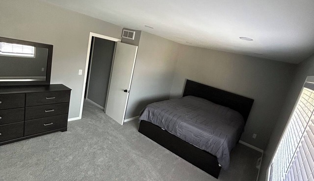 Cozy 3BR Condo Near Lake Michigan and Milwaukee Attractions