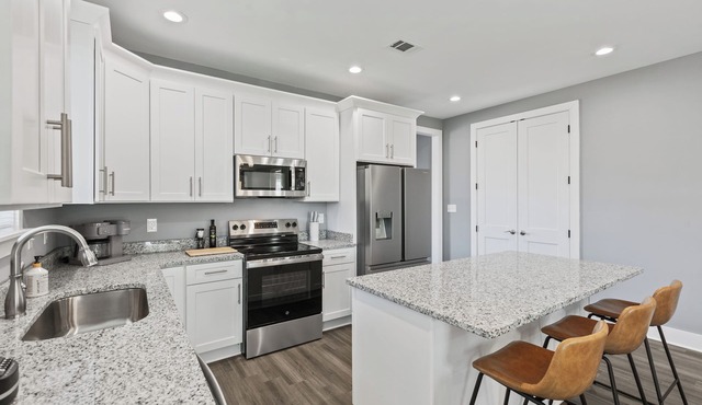 Cozy 3BR Home - Fire Pit & Gated Parking in Midtown - Near Rhodes College & Zoo in Memphis