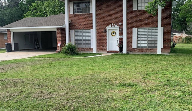 Cozy and spacious house: 7 beds & 3 bathrooms only 2 miles from I-10
