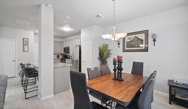 Cozy, Comfy, Warm Relaxing Home in Conroe