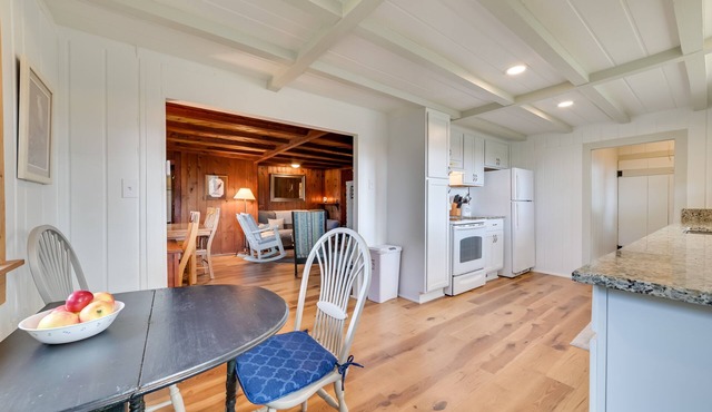 Cozy Harbor Springs Vacation Rental, 13 Mi to Town
