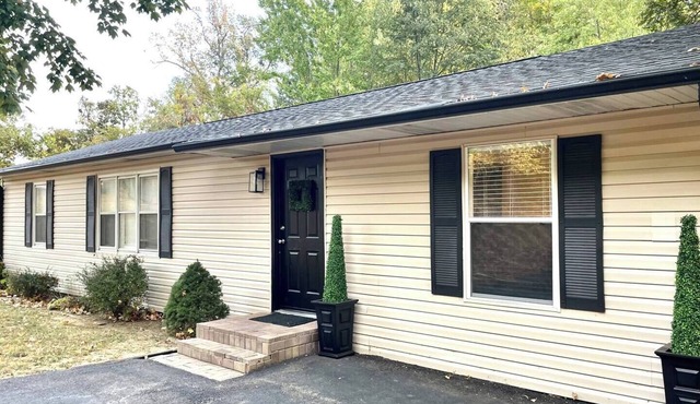 Cozy home located at Hidden Trails Country Club in Dexter