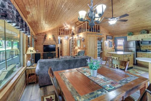 Cozy Manistique Cabin w/Deck, Grill & Fire Pit!