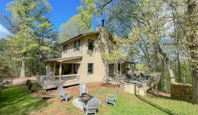⭐️Cozy Mountain Cabin with Hot tub in Mineral Bluff