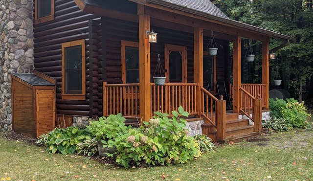 Cozy rustic cabin on Prescott Lake - Minutes away from world renowned vineyards