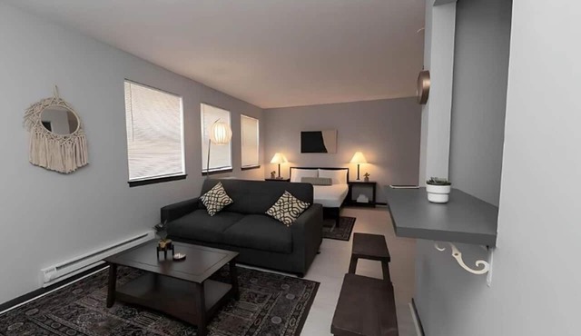 Cozy Studio Apartment Near Transit, Shops & Eats