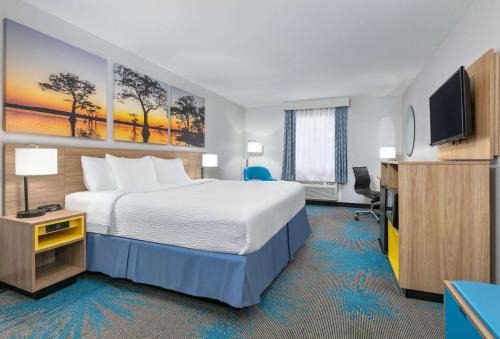Days Inn & Suites by Wyndham Cabot in Cabot