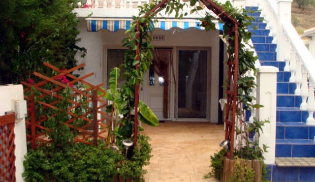 Delightful Studio 'Torre' w/Pool Views, sleeps 2, in country holiday complex in Malaga