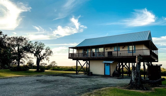 Delightful Top Cabin with Amazing Views from the Deck in Louisiana in Cypremort Point