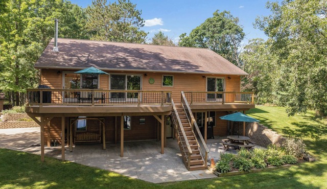 Dog Friendly Lakefront With Acreage in St. Helen