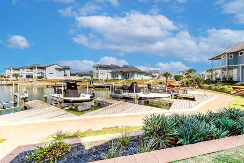 Dolphin View in Rockport