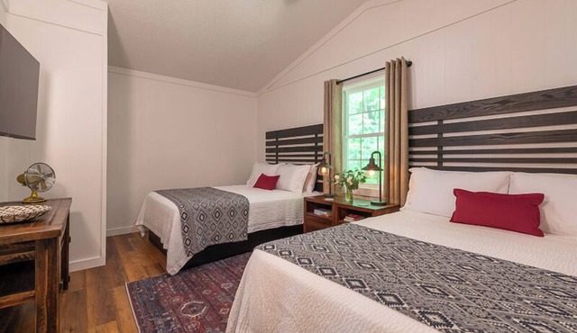 Double Queen Cabin with Kitchen, Living Area with Sleeper Sofa, Porch, Private Grill and Pool Access