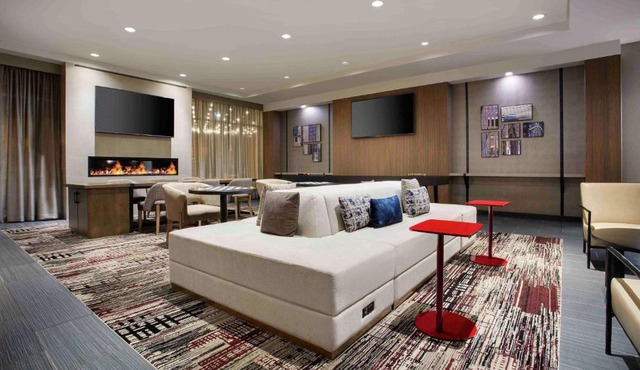 DoubleTree by Hilton Chicago Midway Airport, IL