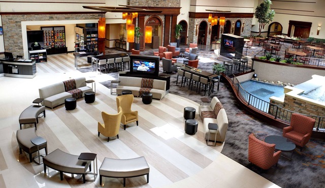DoubleTree by Hilton Detroit - Dearborn