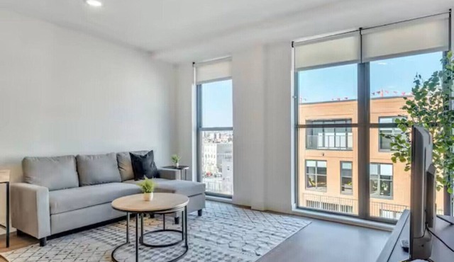 Downtown 2 Bedrooms – Steps from Dining & Offices in Cincinnati