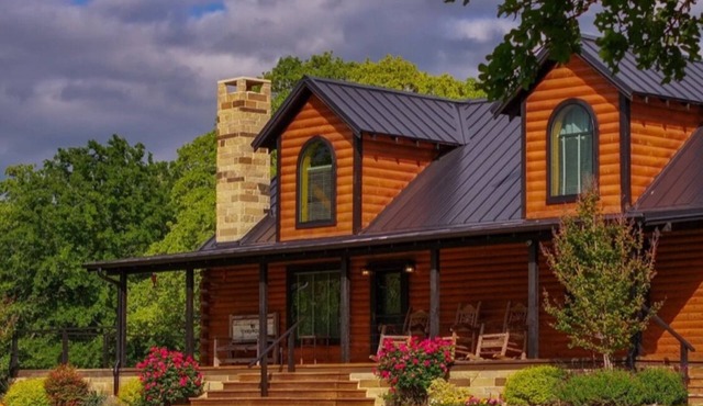 Dreamcatcher elite cabins and events 3BDR 2bth retreat in Saint jo TX in Saint Jo