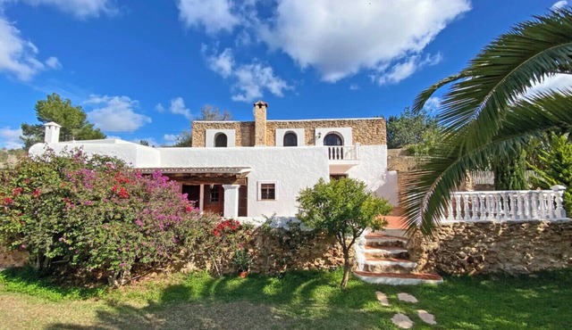 Dreamlike authentic fincawith views to Sa Talaia and nature in San José Ibiza in Eivissa
