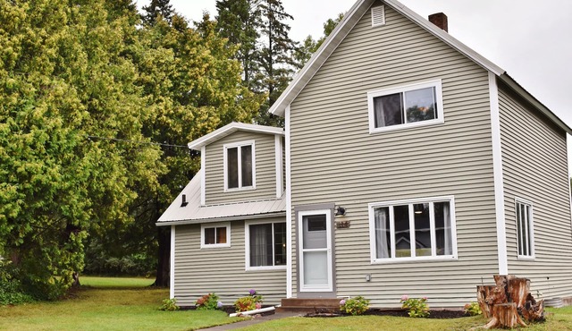 Driftwood Cottage: Your Gateway to Lake Superior & Apostle Islands
