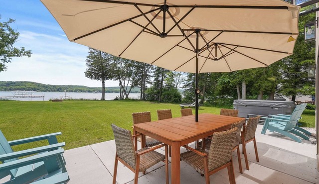 Dune View Cottage|Lake Life + Hot Tub|Dog Friendly