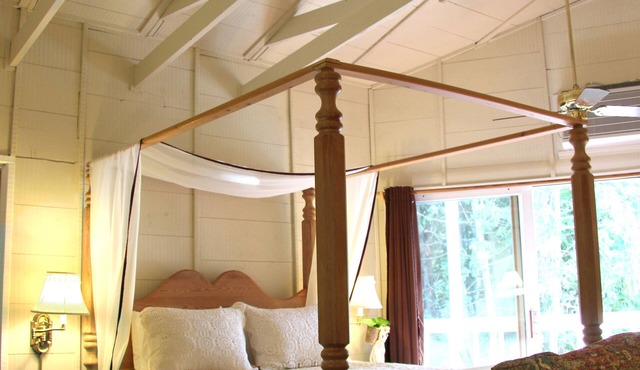 Eagle Harbor Inn