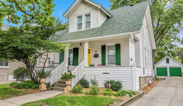 Eclectic Bungalow in the Heart of Royal Oak in Royal Oak