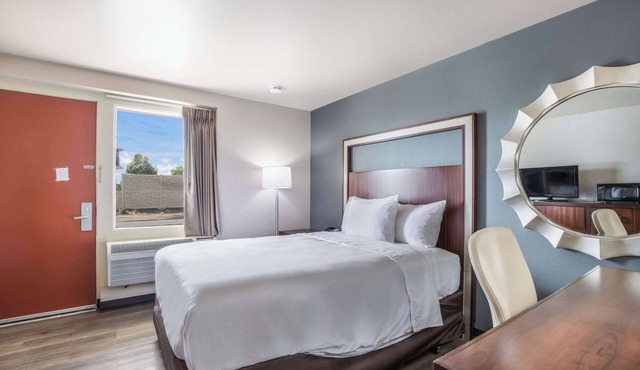 Econo Lodge Neenah