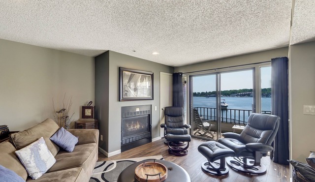 Edgewater 114 | Downtown Charlevoix | Pool, Hot Tub, Sauna | Sleeps 4