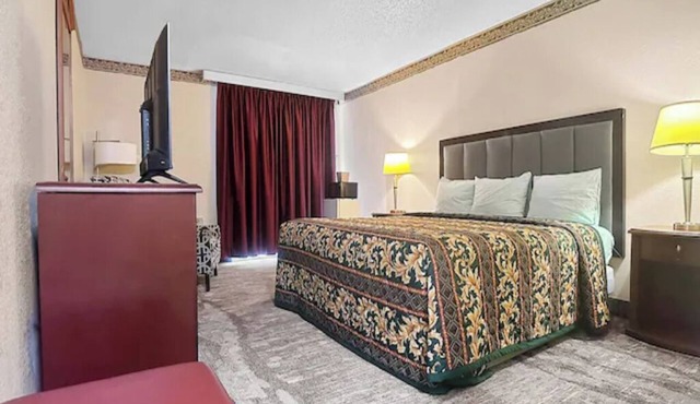 Enjoy a Budget-Friendly Stay Perfect for Graceland & Downtown Exploration