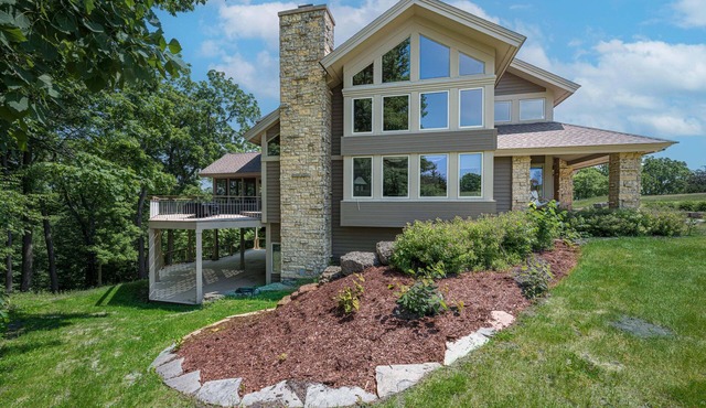 Expansive 5b6ba Countryside Home in welcoming Galena
