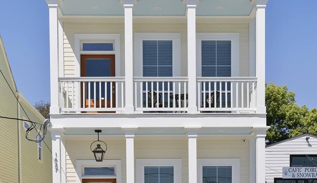 Expansive Modern Luxury Home - Streetcar Adjacent! in New Orleans