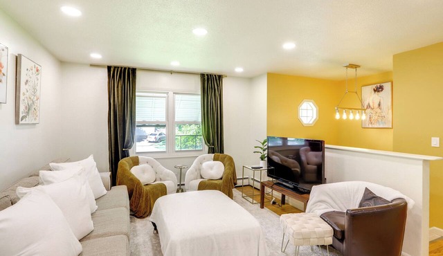 Explore Oberlin! Home 1 Mi to Main Street & Campus in Oberlin