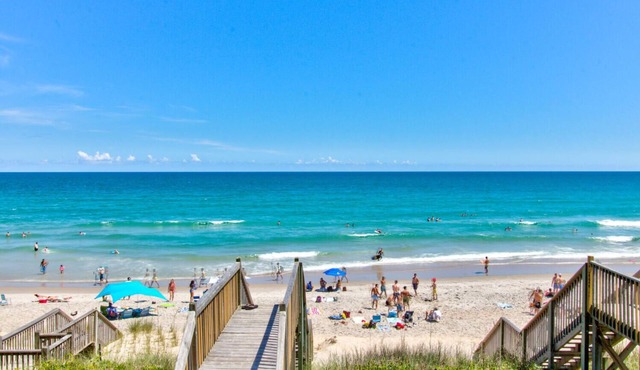 FALL SPECIAL PRICING Beautifully Remodeled Surf City Oceanfront on the beach in Surf City