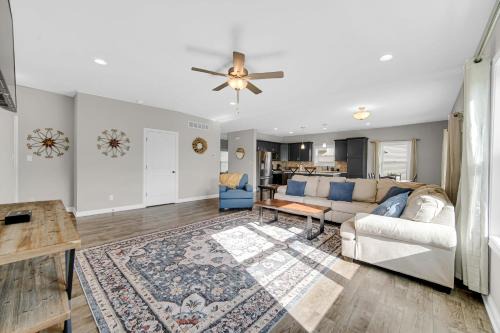 Family Home in Cedar Lake - 4 Mi to the Water